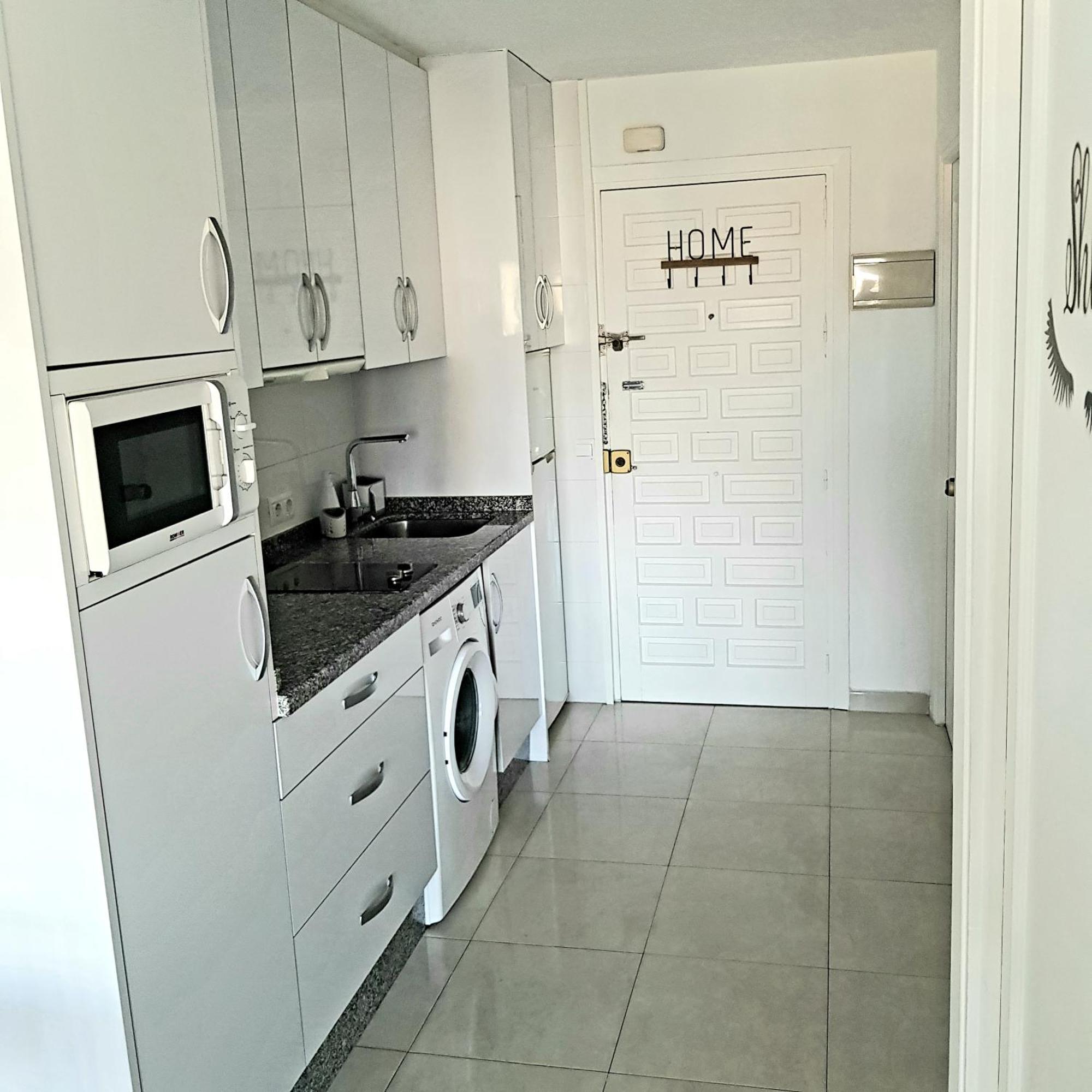 Appartment Totally Upgraded At Benal Beach Benalmadena Exterior photo